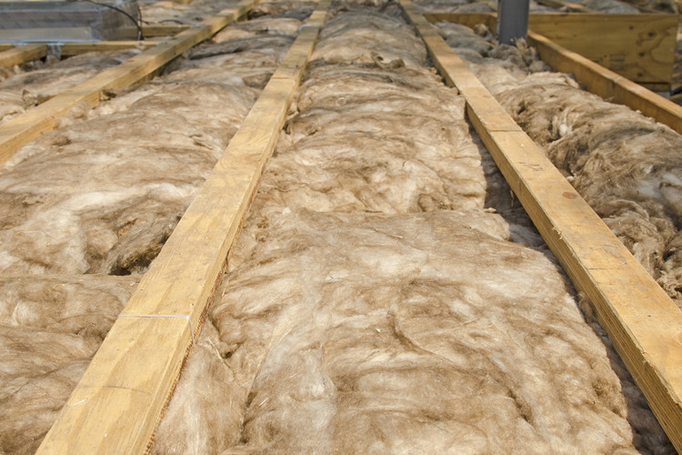 The Pros And Cons of Using Fiberglass Insulation in Buildings