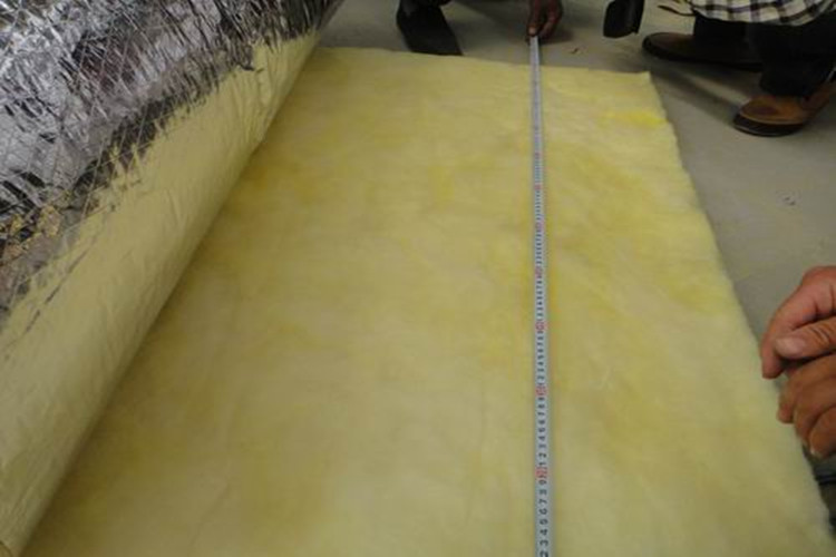 Glass wool roll with FSK Facing