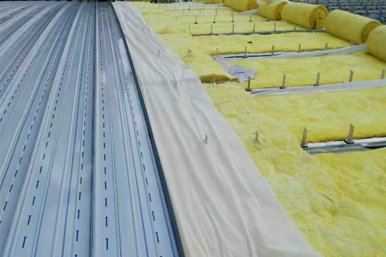 Metal Roofing with Glass Wool Insulation
