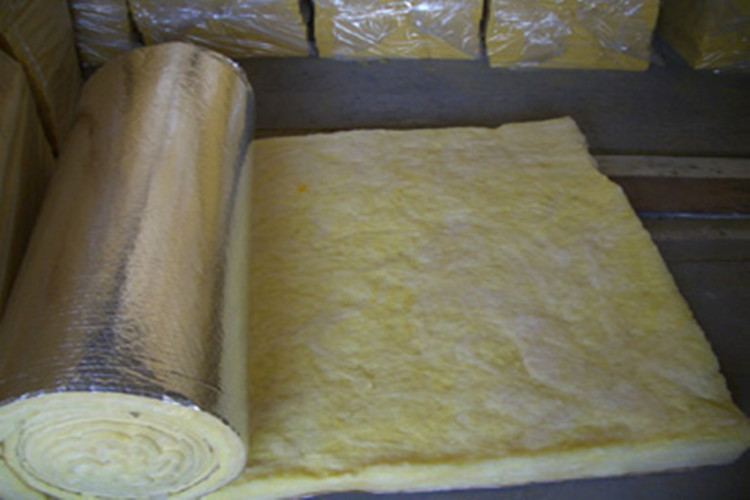 Glass wool roll with FSK Facing