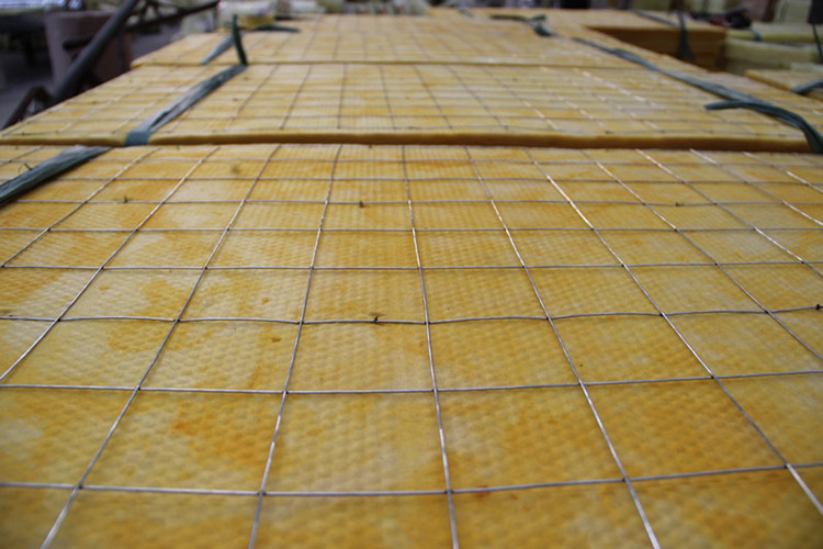 Glass wool boards excellent thermal insulation properties