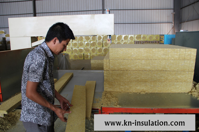 Vertical silk fiber rock wool board