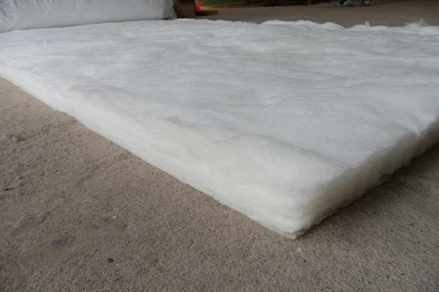 White formaldehyde-free glass wool blanket