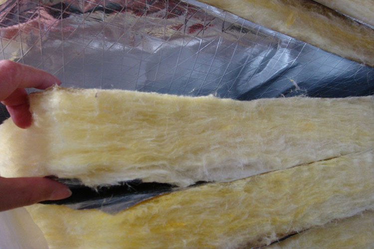 Glass wool roll with FSK Facing